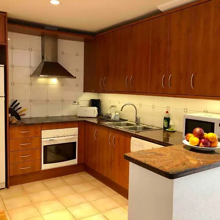 House And Pool By The Golf Course And Close To The Sea! Hébergement de vacances *