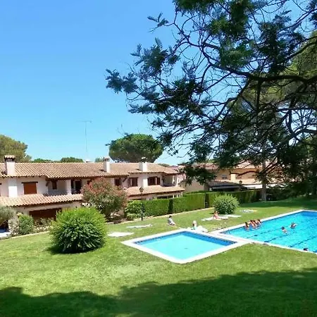 Holiday home House And Pool By The Golf Course And Close To The Sea! *