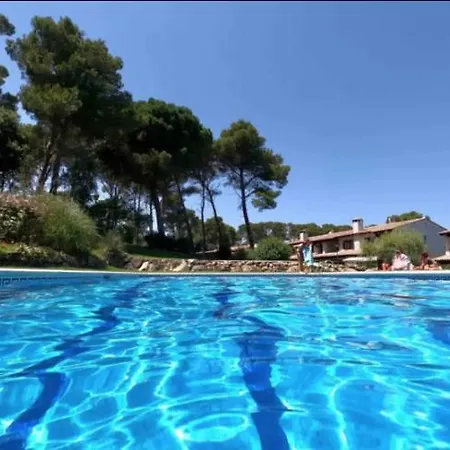 House And Pool By The Golf Course And Close To The Sea!