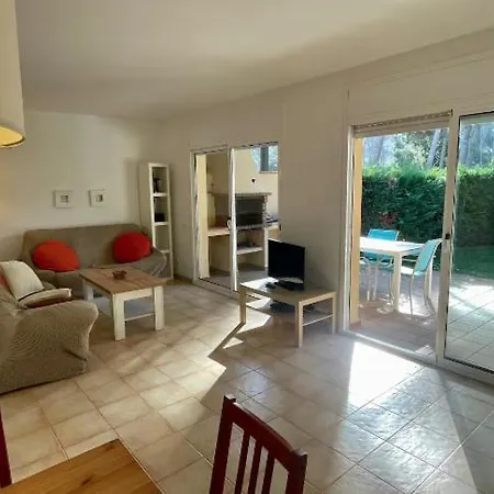 House And Pool By The Golf Course And Close To The Sea! *